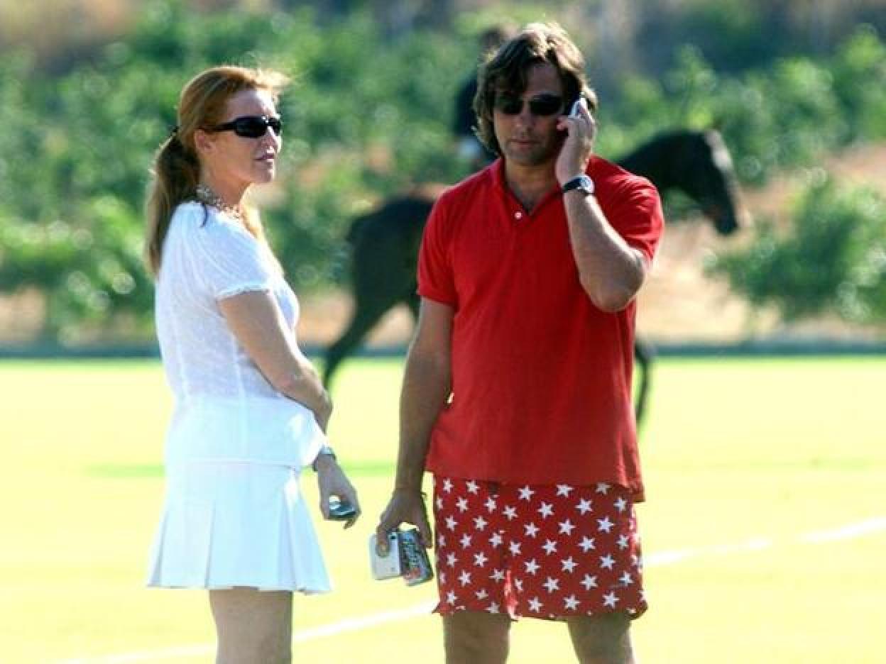 Hubertus de Hohenlohe junto a la Duquesa de York Sarah Ferguson en el Club de Polo de Sotogrande.