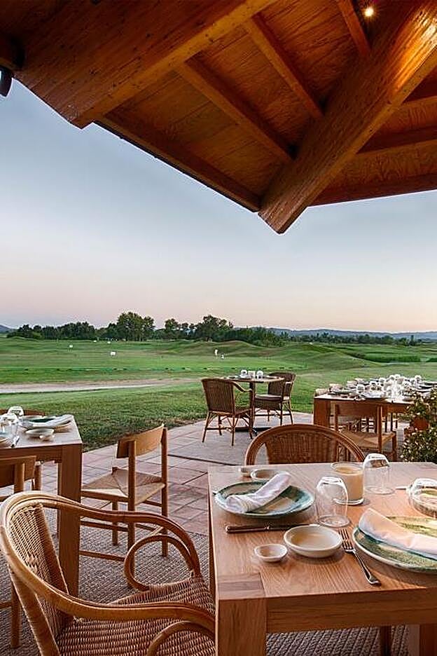 Copia el look deco del hotel de la Costa Brava que arrasa en Instagram gracias a las compras de Zara Home y Mango, ¡tu casa parecerá de lujo!