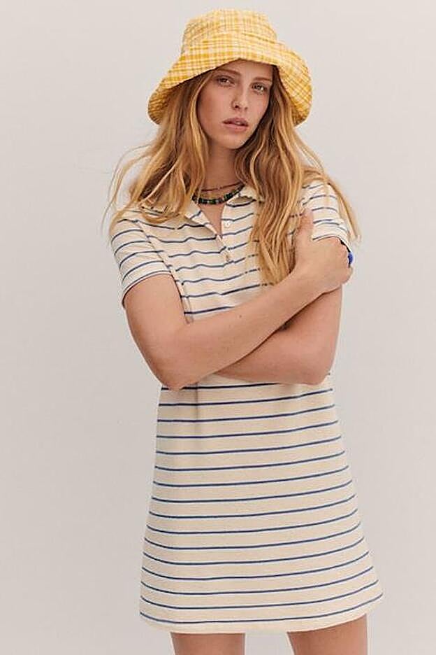 Vestido a rayas bretonas de la nueva colección de verano de Mango.
