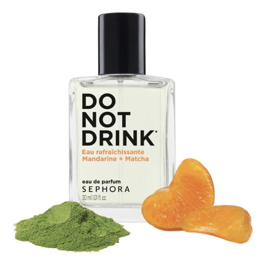 Do not drink Mandarina + Matcha de Sephora es una fragancia chispeante tanto para hombres como para mujeres, con un 87% de ingredientes de origen natural. Imagina una mandarina jugosa y dulce, contrastada con el crujido verde del té matcha… Un aroma que brilla y que es perfecto para todos aquellos que buscan destacar con elegancia y ligereza (19,99 euros).