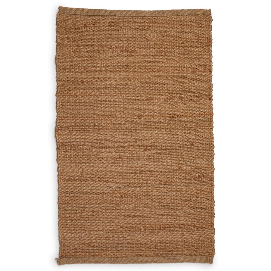 Da un poco de calidez al exterior con una alfombra de yute como esta. Tiene un precio de 8 euros en Primark Home.