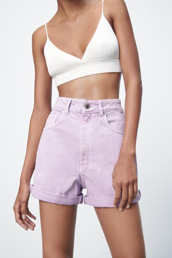 Bermudas de color lila de Zara (19,99 euros)