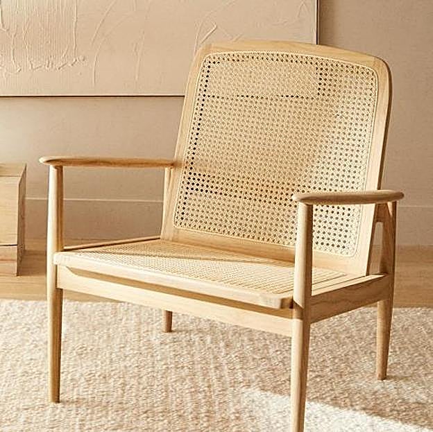 SIlla de ratán disponible en Zara Home.
