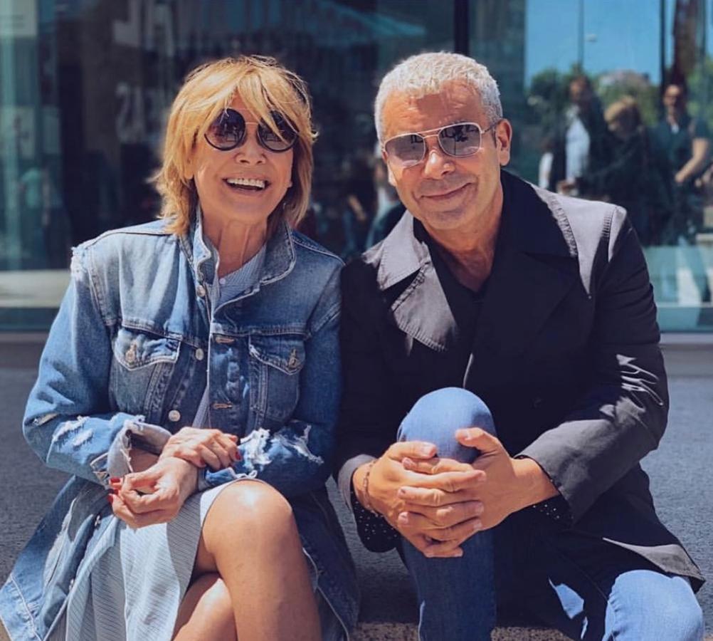 Jorge Javier Vázquez, es sin duda, una de las personas más importantes en la vida de Mila Ximénez. El presentador de Telecinco le dedicaba en su último cumpleaños unas preciosas palabras. “El viernes fue tu cumpleaños, una excusa como otra cualquiera para hablar de ti. Pero en realidad no tengo que justificarme para escribir sobre ti, menuda tontería. ¿Por qué hacerlo si eres, desde hace muchos años, una de las personas más importantes de mi vida?”.