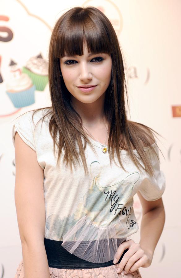 Así conocimos a Úrusla Corberó. Con una melena lisa y un flequillo recto saltó a la fama en 'Física o Química'.