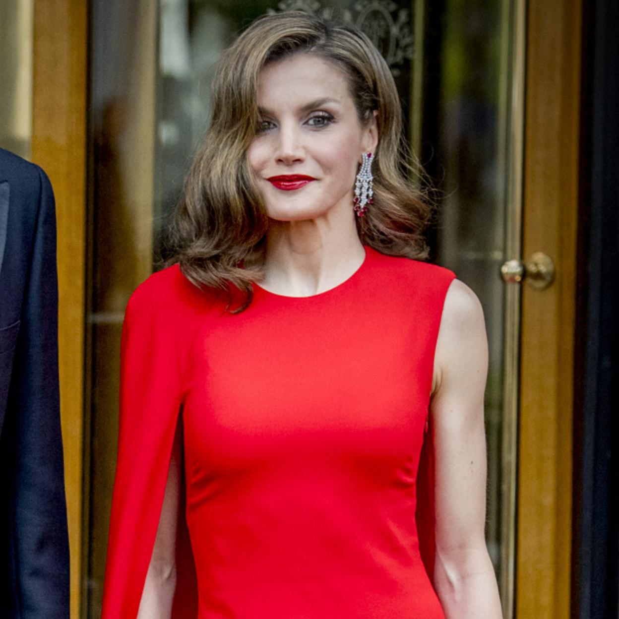 Pincha en la imagen para ver los 7 años de Letizia Ortiz como Reina de España en 10 looks.