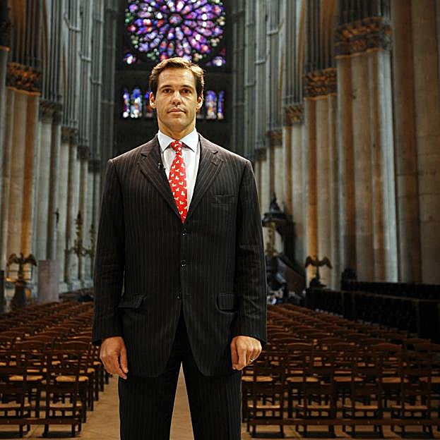 Un trono para tres dinastías: te explicamos por qué Luis Alfonso de Borbón lleva años peleándose por el trono de Francia (y cómo va perdiendo)