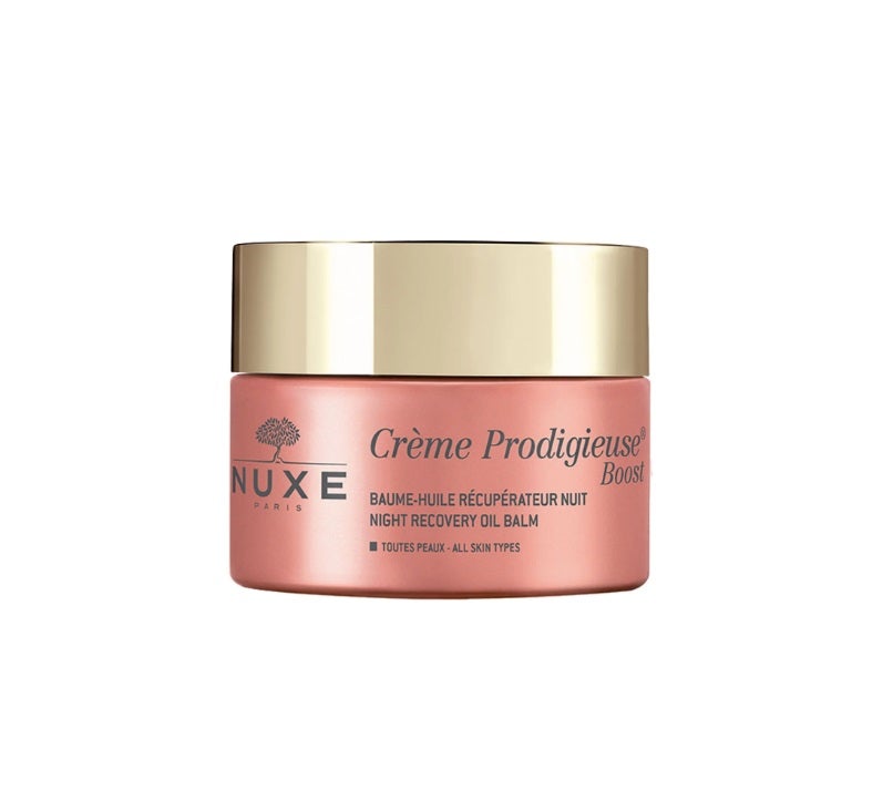 Crème Prodigieuse Boost de Nuxe, un bálsamo de noche que repara los daños de la piel mientras duermes. Acaba con la piel fatigada, respeta su equilibrio natural, renueva las células, alisa e ilumina. Su textura suave con aceite de flor de Jazmín, de Macadamia y extracto de la flor de Nopal, hace que te despiertes con buena cara cada mañana. ( 25,41 euros ).