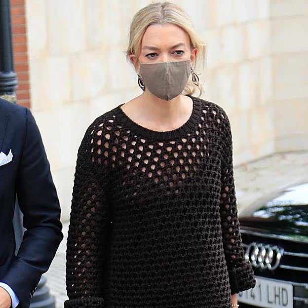 Marta Ortega nos inspira con su peinado de invitada (por encima de su vestido) en la boda VIP de Pedro Bravo y Carlota Pérez Pla