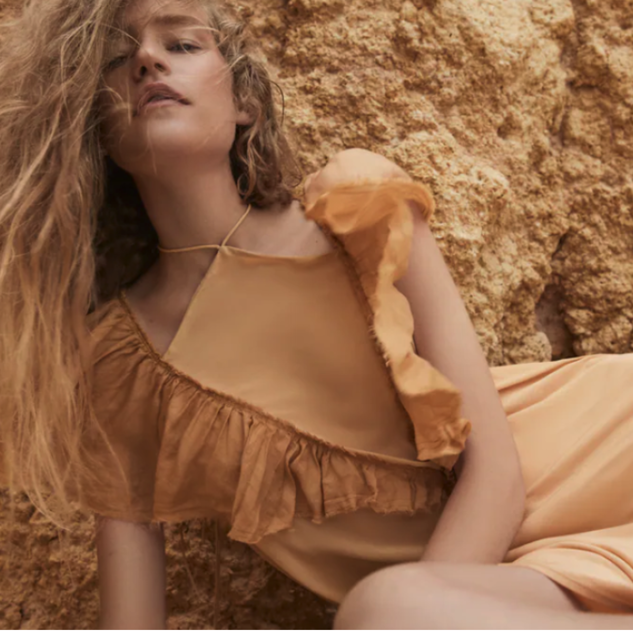 Pincha en la imagen y descubre lo mejor de las rebajas de Zara.