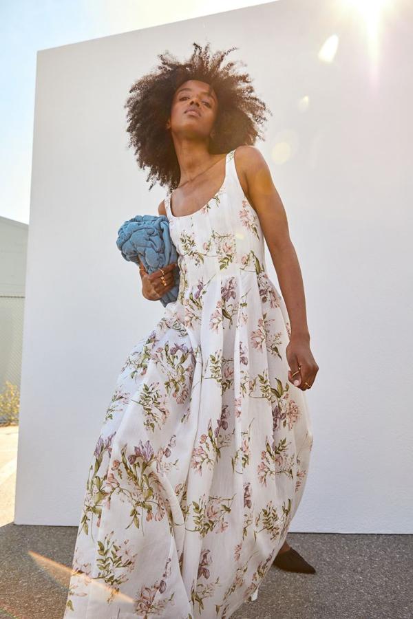 Vestido largo con estampado floral de H&M (39,99 euros)