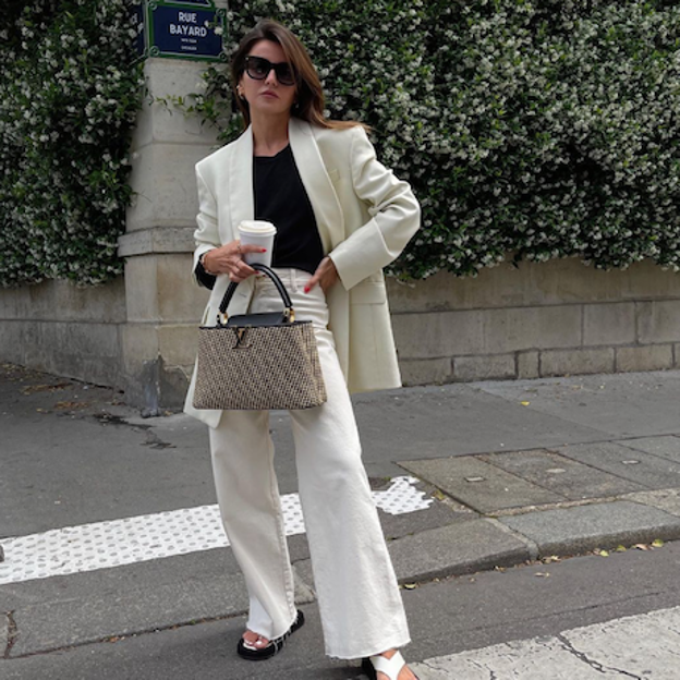 Pincha en la foto para ver sas americanas de lino más frescas y veraniegas para volver a la oficina con mucho estilo.