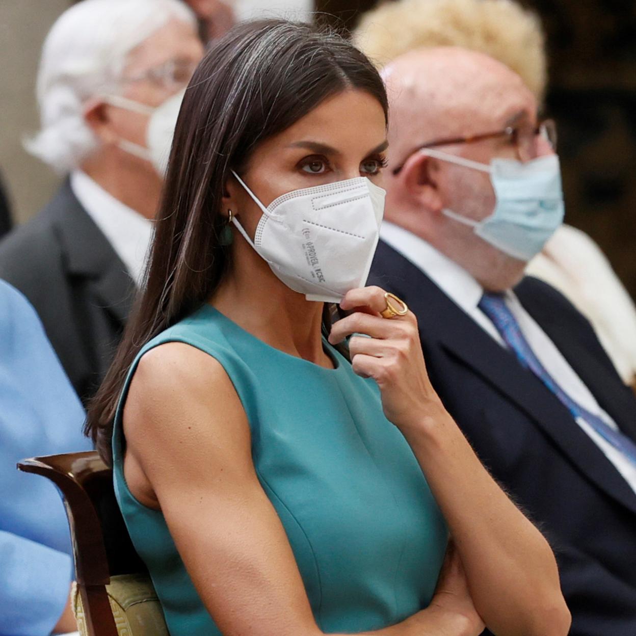 Pincha en la imagen para ver 12 retocadores de raíces que salvarán tu melena del tinte.