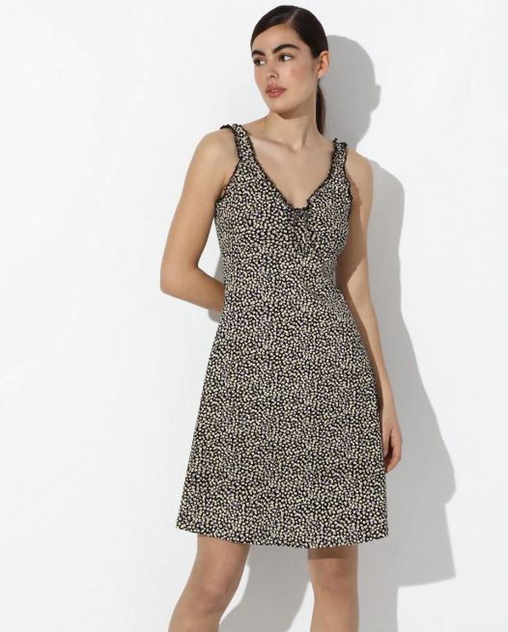 Vestido de tirantes con lazo en el pecho, de Easy Wear (rebajado a  9,99 euros ).