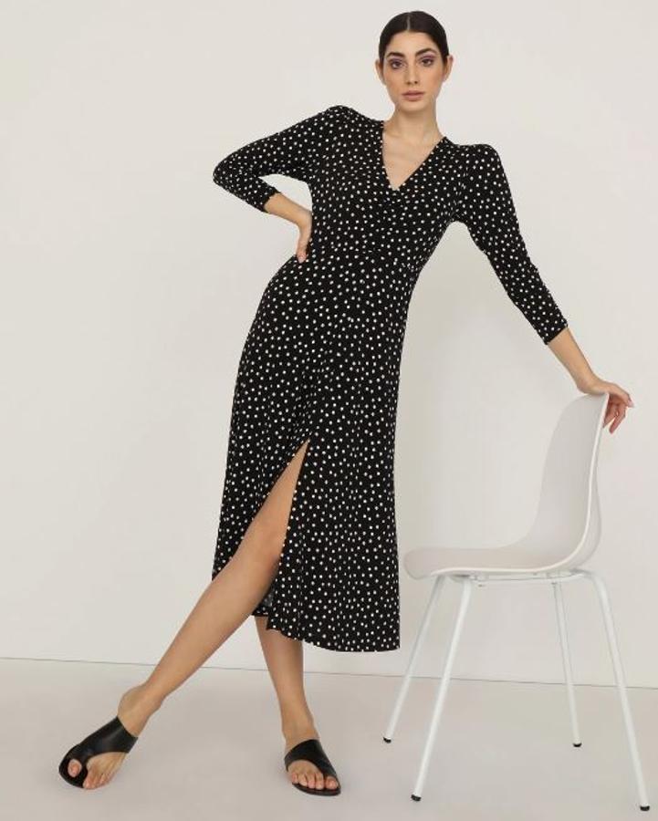 Vestido largo estampado con abertura, de Fórmula Joven (rebajado a  14,99 euros ).