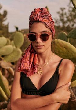 Imagen secundaria 2 - Sézane lanza su primera colección de gafas de sol