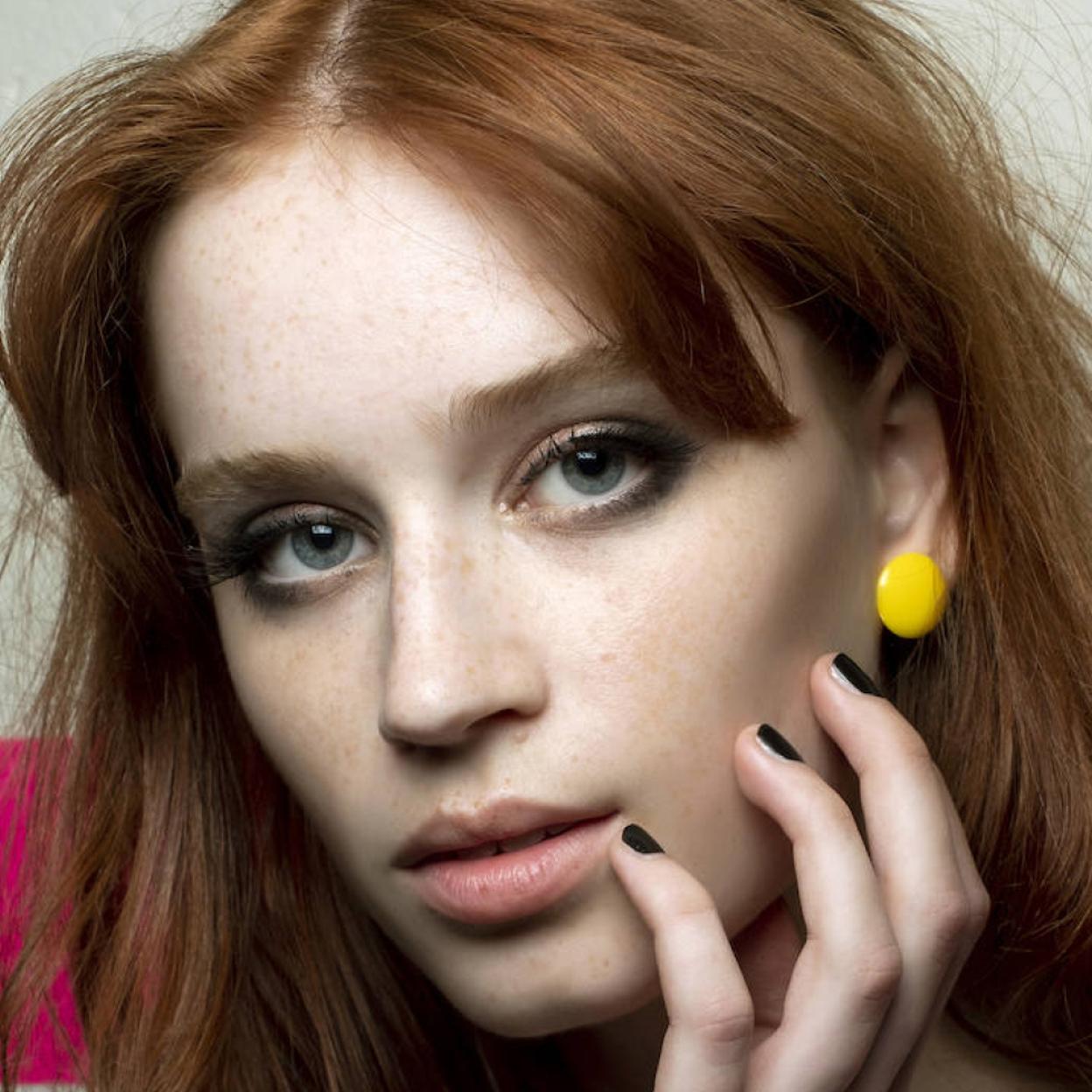 Pincha en la foto para ver 7 labiales icónicos para presumir de un maquillaje completo