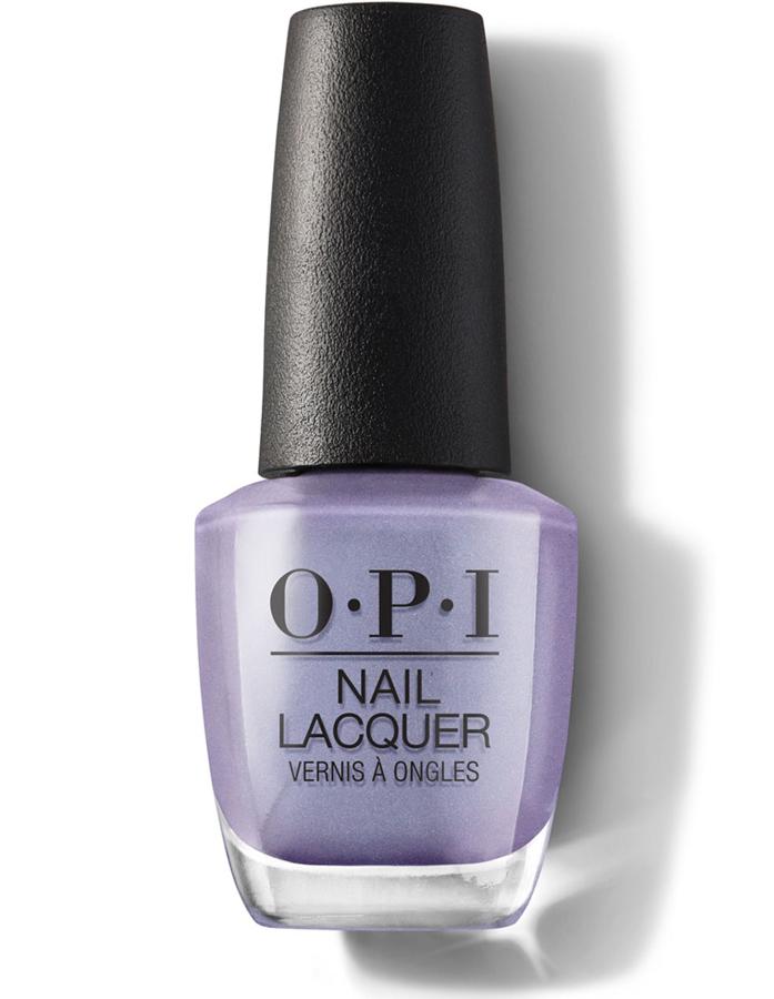 Las nuevas lacas de uñas de OPI se caracterizan por la luminosidad y la potencia que provoca en la manicura. En consecuencia a su alta pigmentación, OPI tiene pintauñas dignos de un salón de belleza. 15,95 euros. 