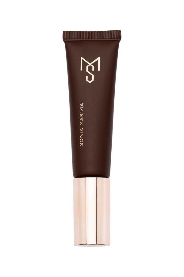 La cosmética vegana está muy avanzada y tiene productos de todo tipo. Esta base de Sonia Marina es perfecta para el verano y lugares como la playa. Conseguirás un rostro menos cansado, joven y con mucho brillo.Cuando la uses tendrás una sensación ligera y de hidratación. 43€ 