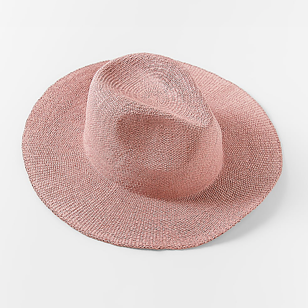 Sombrero trenzado de verano de la nueva colección de Zara.