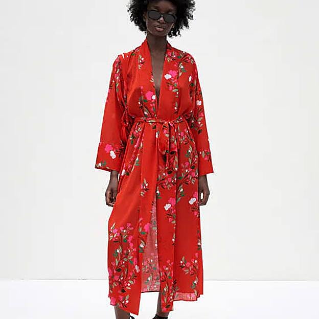 El vestido es bonito y asequible