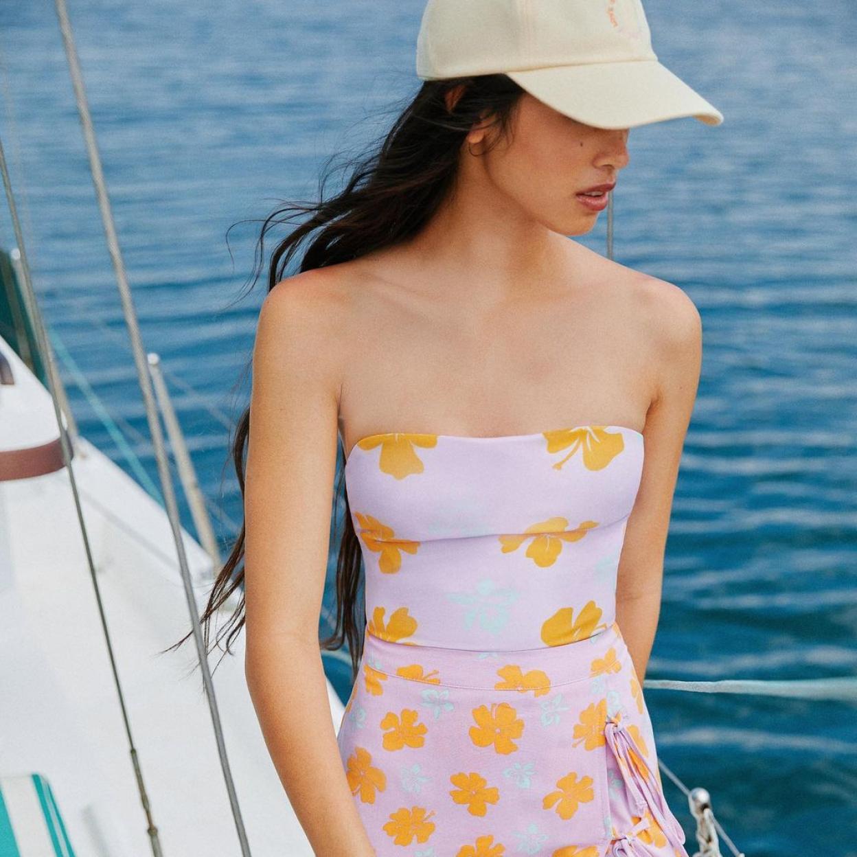 Pincha en la imagen y descubre las faldas pareo más bonitas que tienes que fichar para las rebajas.