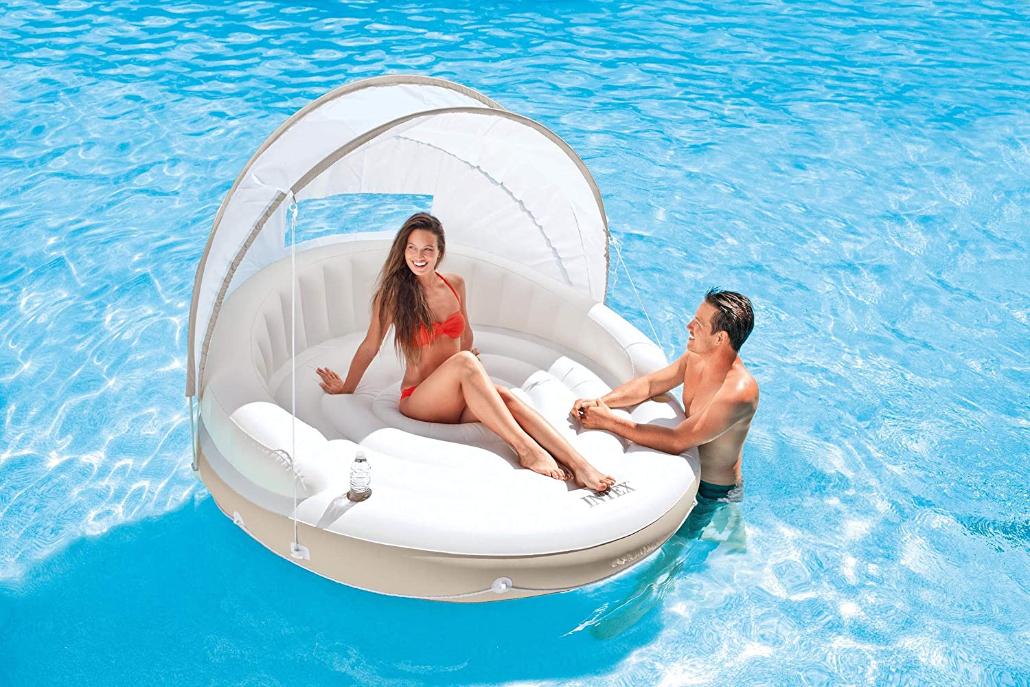 Esta maxi colchoneta hinchable con parasol incluido, 92 euros en Amazon.
