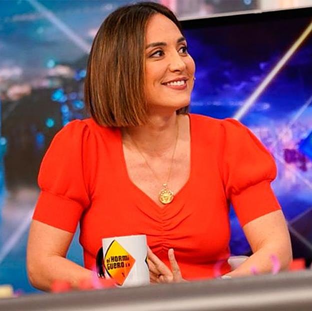 Tamara Falcó con un jersey de manga corta de Molly Bracken.