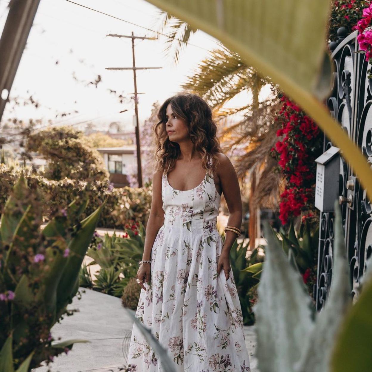 Este precioso vestido de H&M es una de las prendas más especiales de su nueva colección. Descubre otras prendas que no puedes dejar escapar.