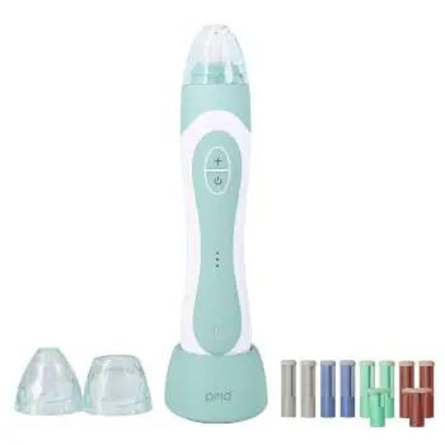 Un instrumento succionador que estimula la producción de colágeno y aumenta el flujo sanguíneo. Además, su función dermoabrasiva elimina la piel muerta y difumina machas. Sus discos se adaptan a los diferentes tipos de pieles según su sensibilidad.