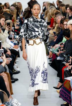 Imagen secundaria 2 - El esperado regreso de Phoebe Philo a la moda ya es un hecho