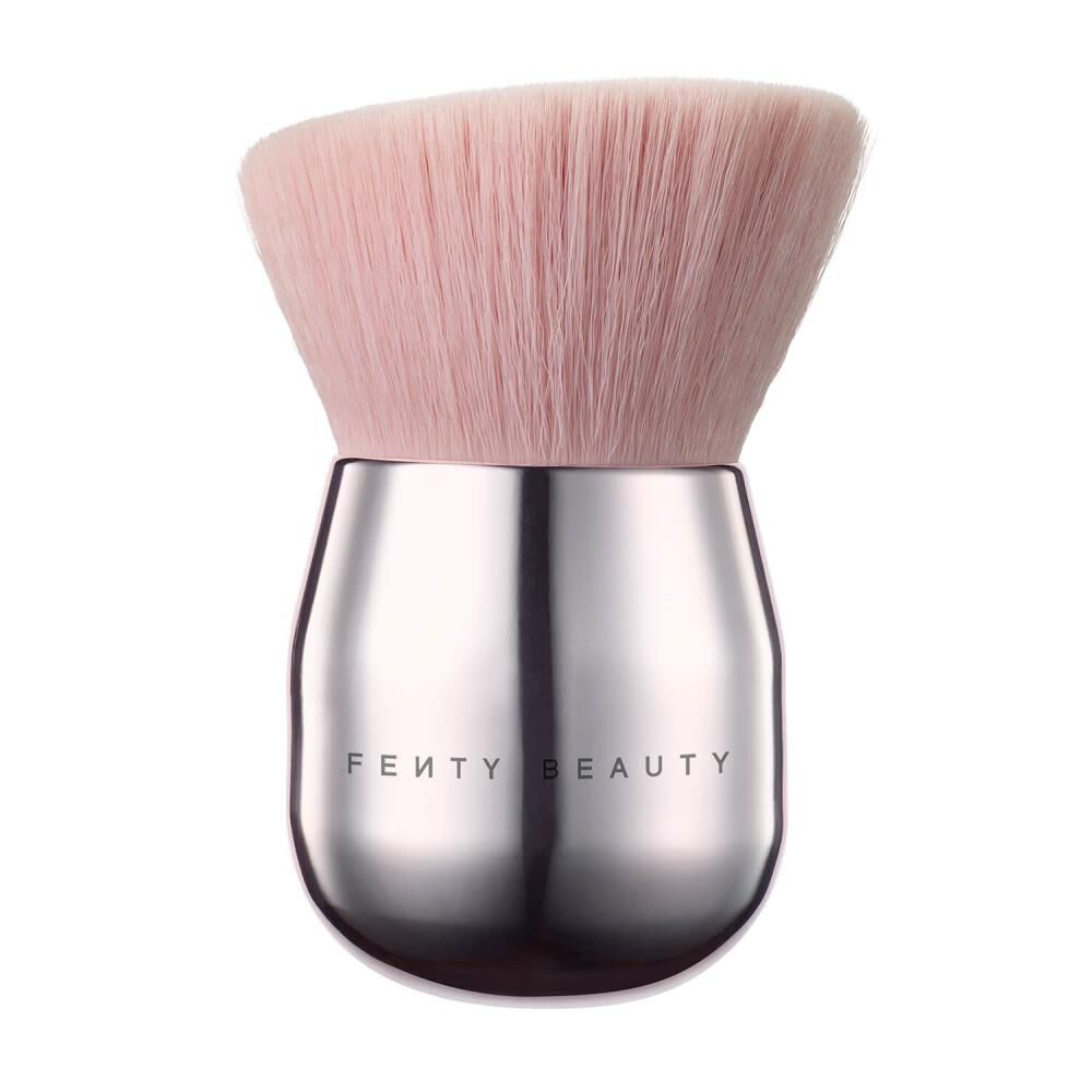 Brocha corporal de Fenty Beauty. 32,99 euros
