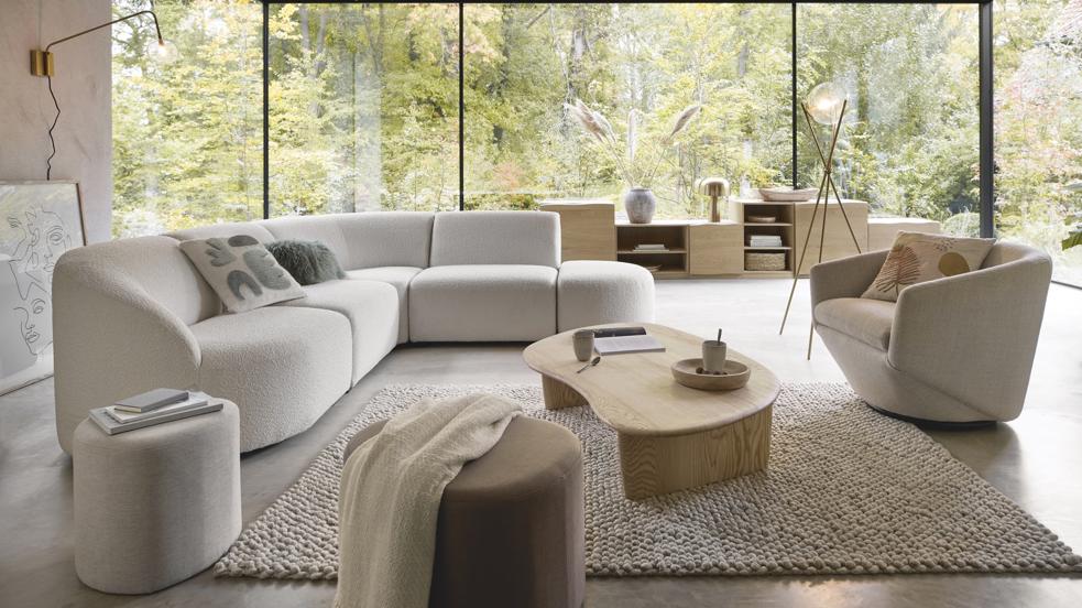 El nuevo minimalismo arrasa entre las tendencias deco de la temporada, y este salón que proponen desde Maisons du Monde es pura inspiración.