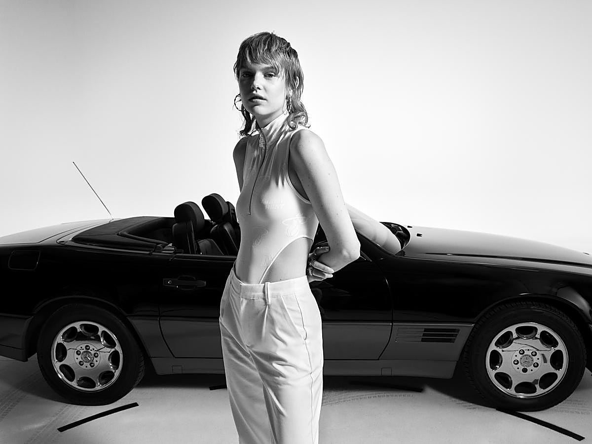 Body blanco escotado (22,99 euros).