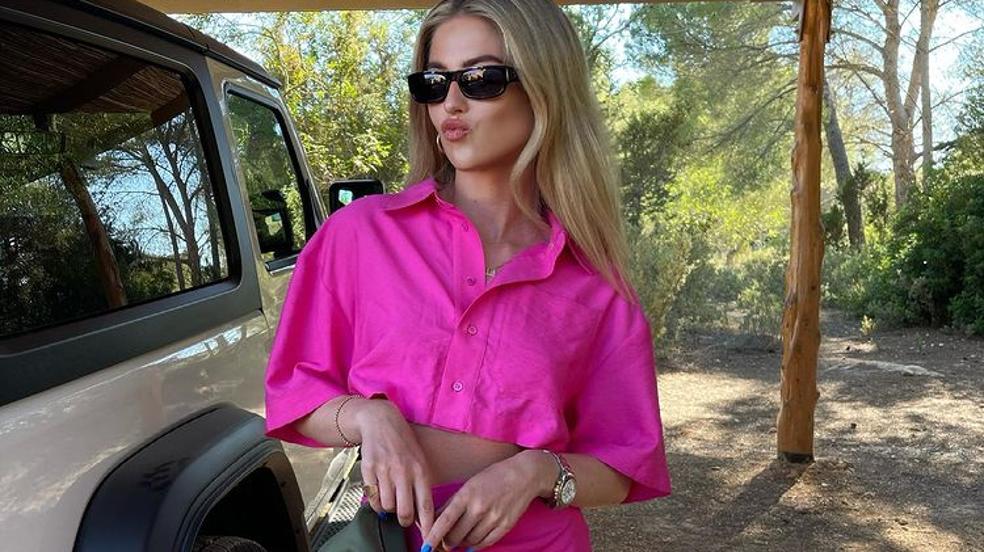 El fucsia está de moda: los vestidos más favorecedores en el color más espectacular de la temporada (que también llevarás en otoño)