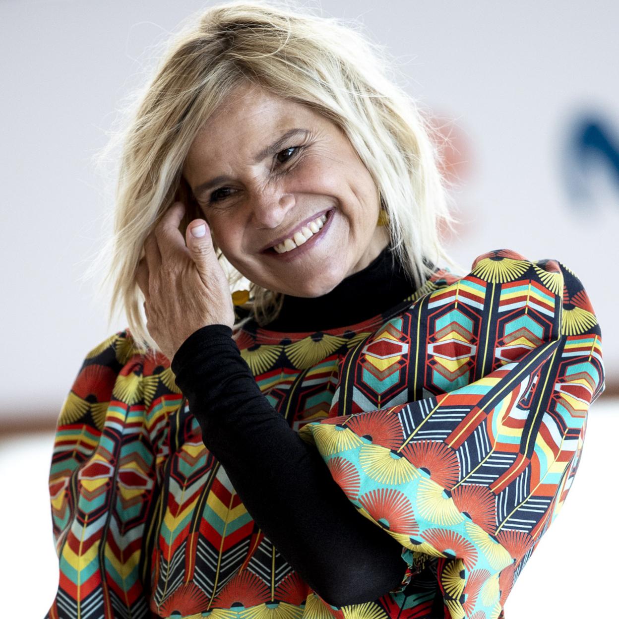 Pincha en la imagen para ver 9 pañuelos estampados con los que conseguir una falda pareo perfecta para la playa o la piscina.