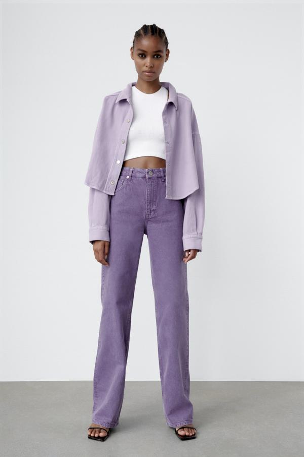 Vaqueros  wide leg  de color malva de Zara (29,99 euros) 