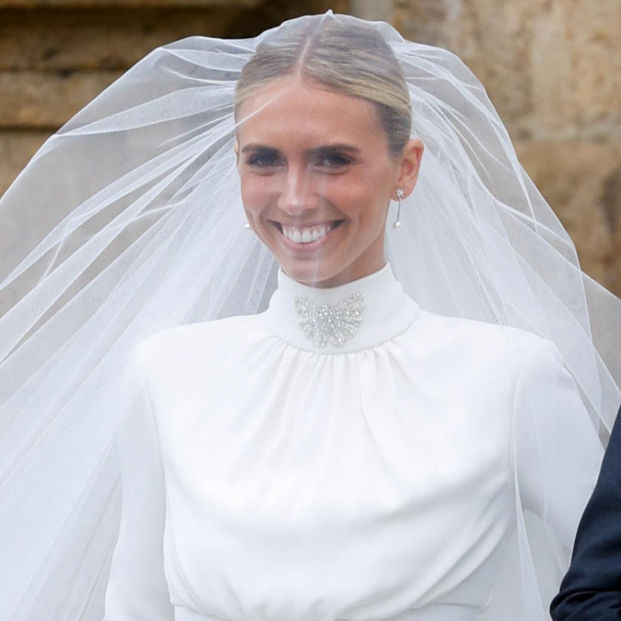 Pincha en la imagen para ver los vestidos de novia más bonitos de las bodas del 2020 (a pesar de la pandemia).