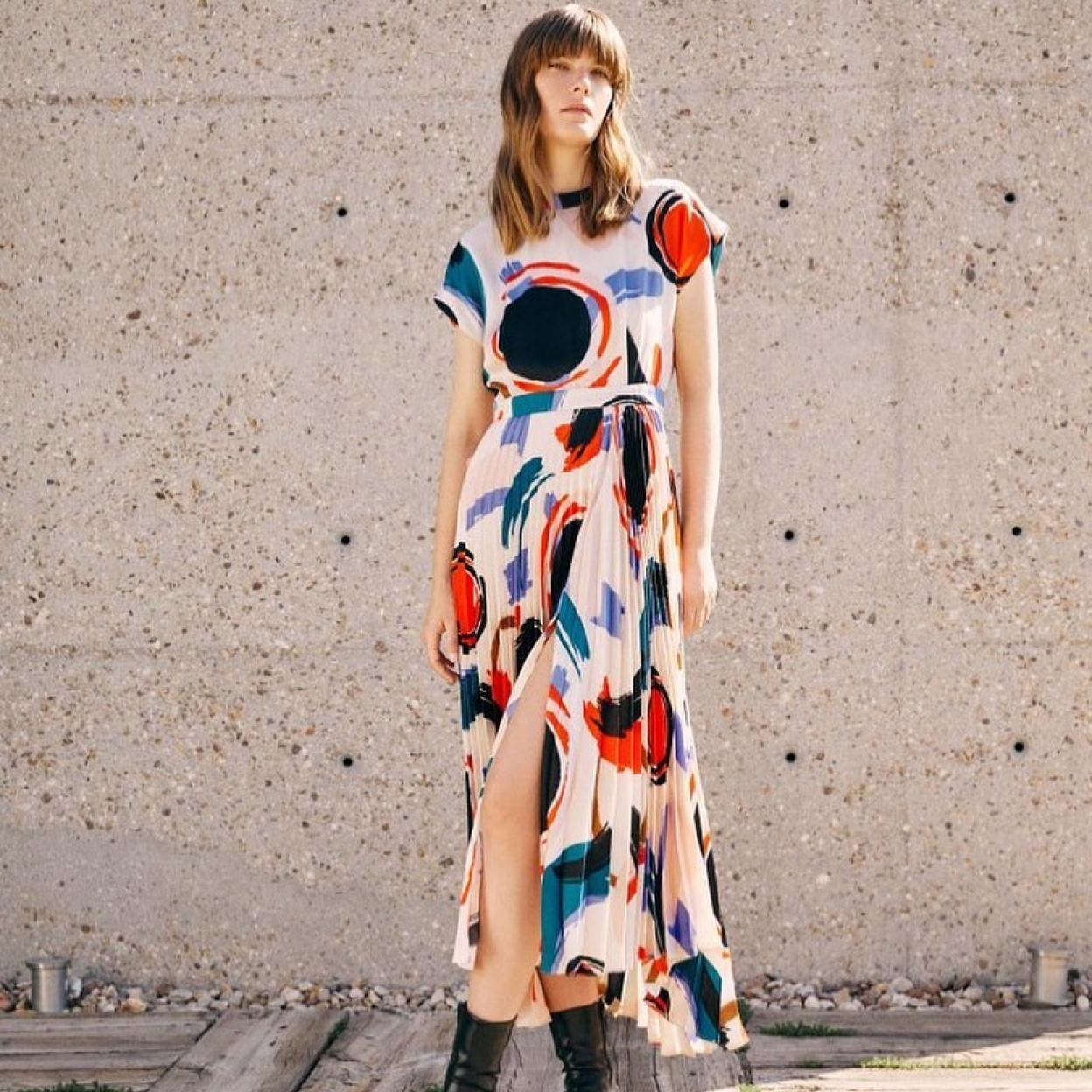 Pincha en la imagen para descubrir los vestidos cortos de Pull&bear que además de ser favorecedores te permitirán presumir de piernas.