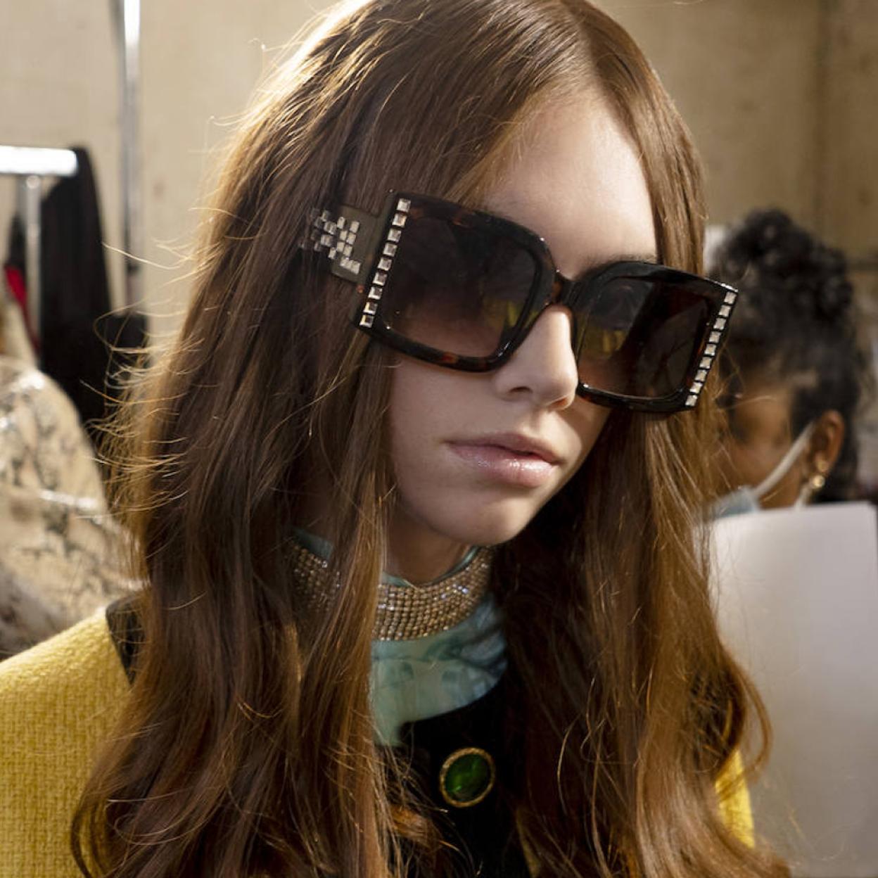 Pincha en la foto para ver los sprays que no pueden faltar en tu neceser porque te quitan esos nudos indeseados en la playa