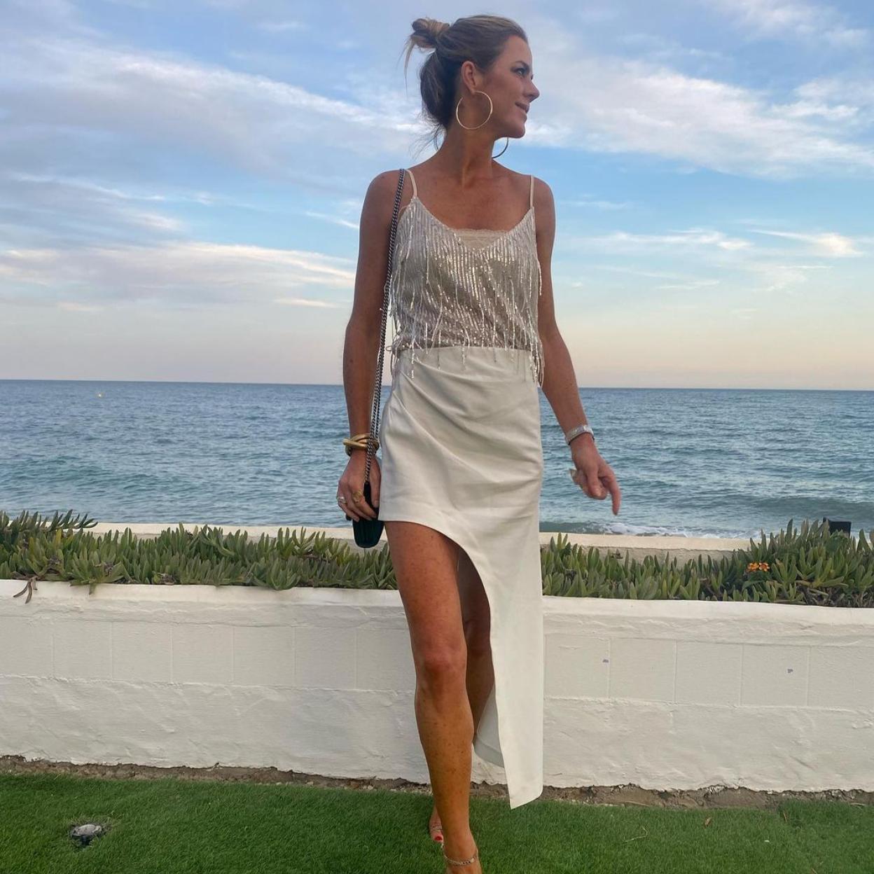 Pincha en la foto para ver la guía de estilo de influencers sobre cómo combinar estampados y colores.