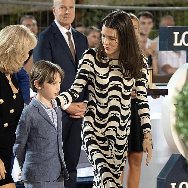 Carlota Casiraghi con su hijo mayor, Raphael.