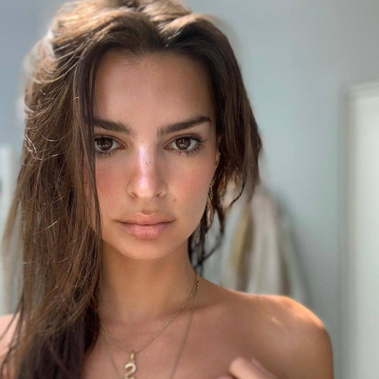 Pincha en la imagen para descubrir los mejores sérums, cremas, limpiadores... 8 productos para tener la piel perfecta a los 30.