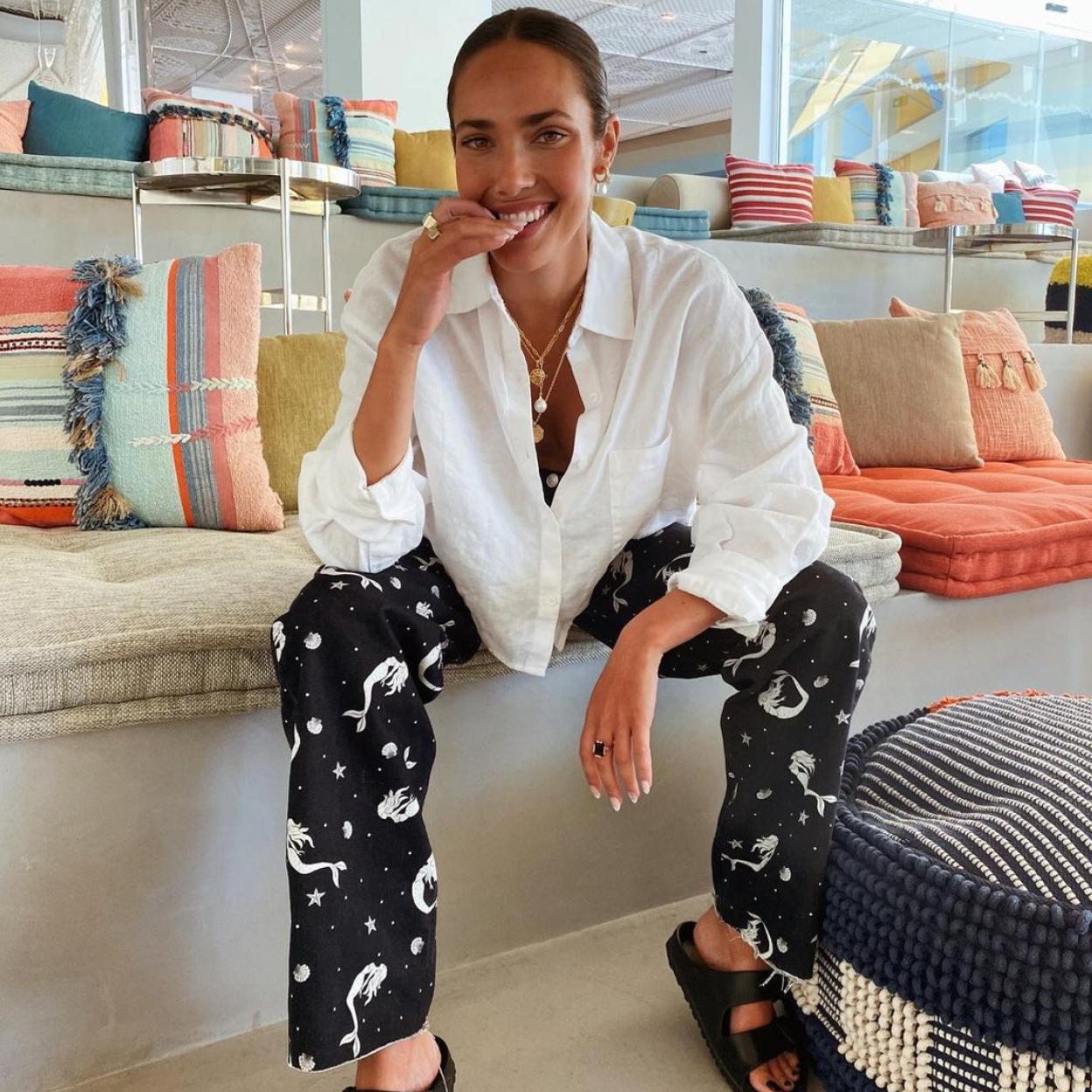 Pincha en la foto para ver once jeans en color negro perfectos para ponértelos con todo. 