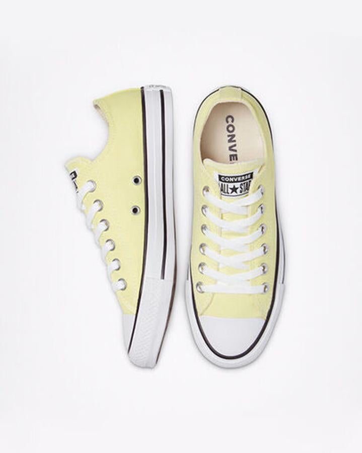 Si eres virgo, tu color es el amarillo. Y un buen sitio donde encontrar zapatillas de color es en Converse. Este modelo bajo y en color pastel nos encanta (44,99 euros).