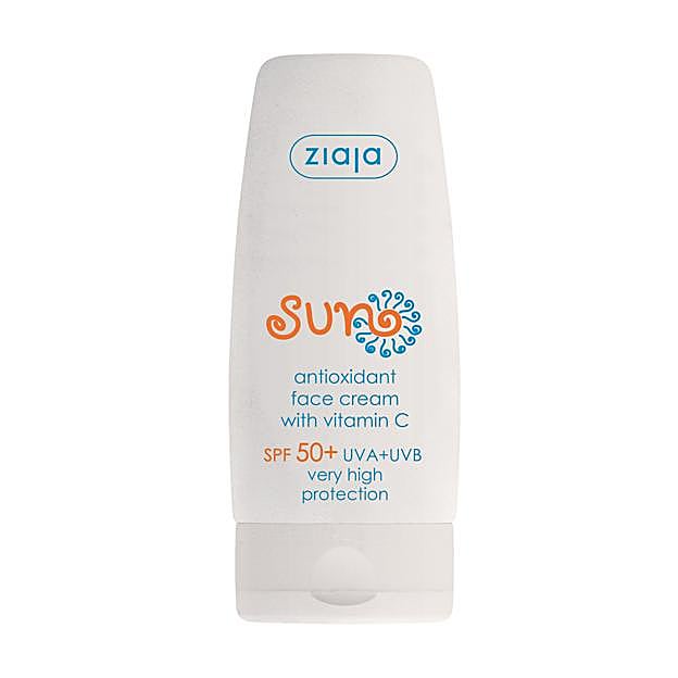 Crema facial antioxidante con vitamina C y SPF 50+ de Ziaja Sun.