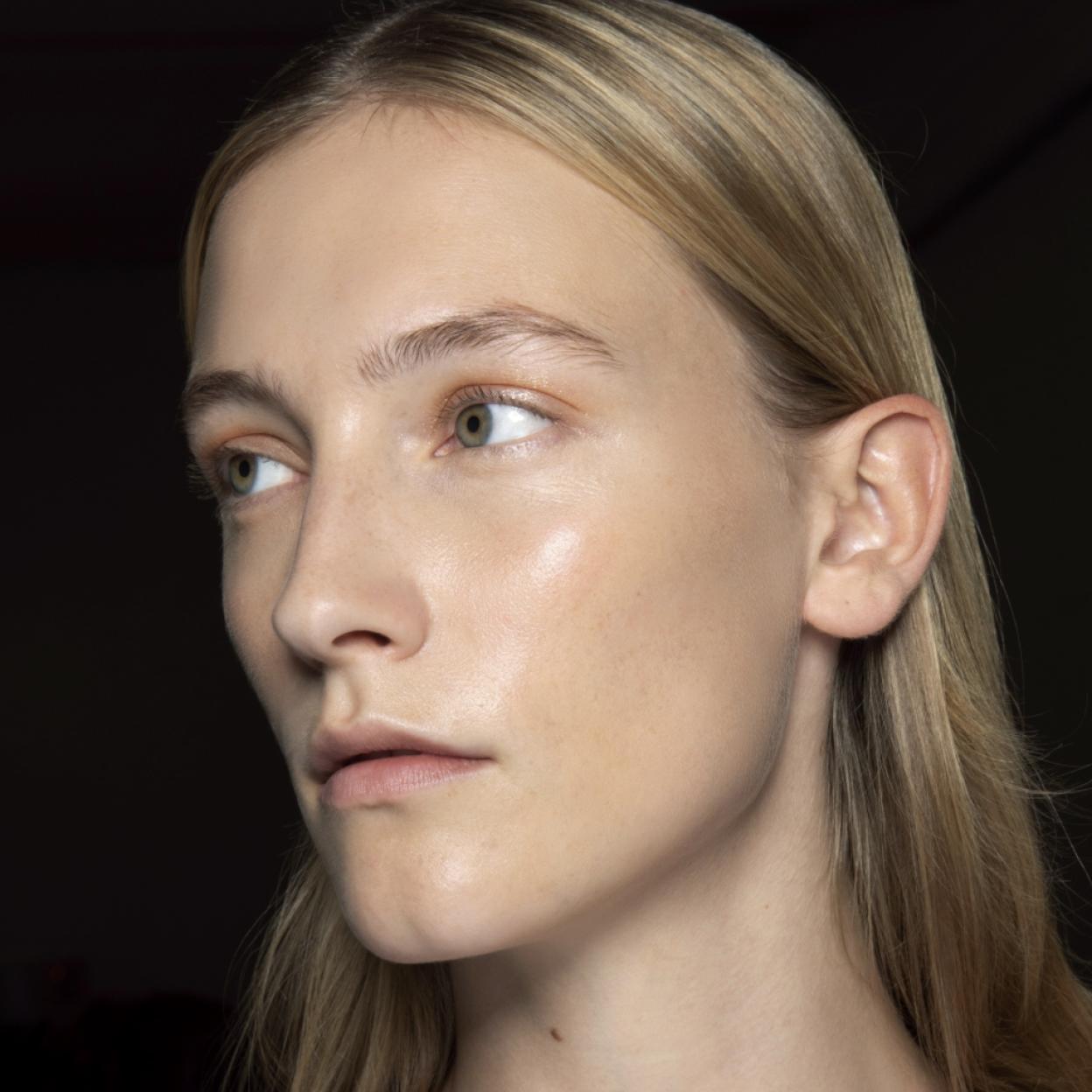 Pincha en la imagen para conocer los cepillos eléctricos para una limpieza facial de 10. 