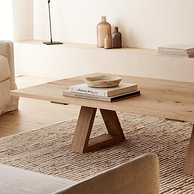 Mesa de centro en madera de roble.