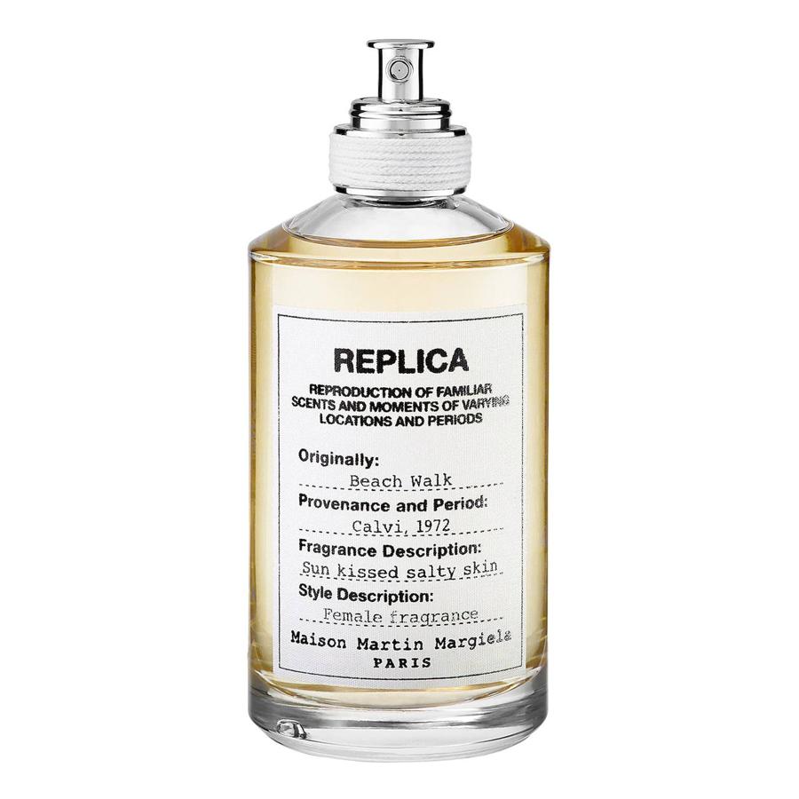 Como su propio nombre indica, su esencia es como dar un paseo por la playa, con notas de limón, leche de coco, madera de cedro, pimienta rosa, bergamota y almizcle. Es tan peculiar y único que te va a enamorar.