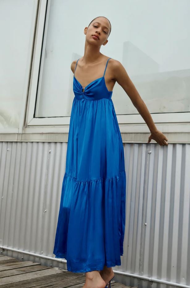 ... o este maxi con volante en la falda (29.95 euros).